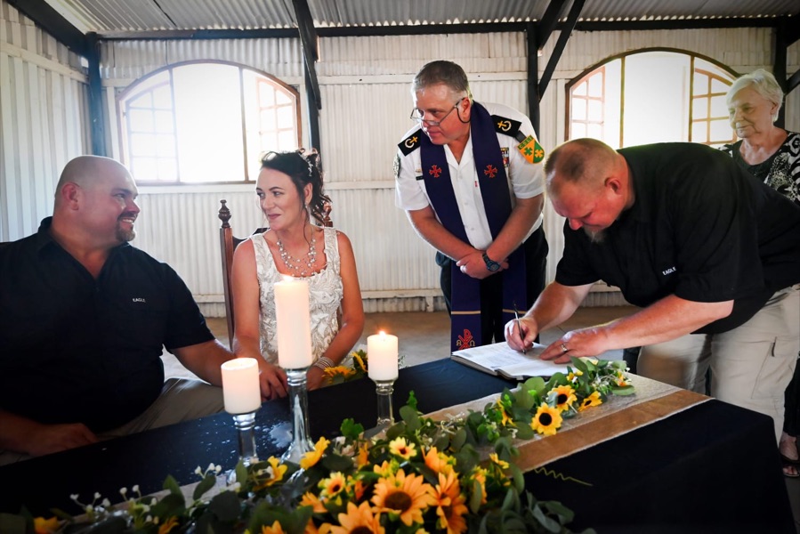 Wedding ceremony by Dr. Gerrit Rademeyer in Colesberg